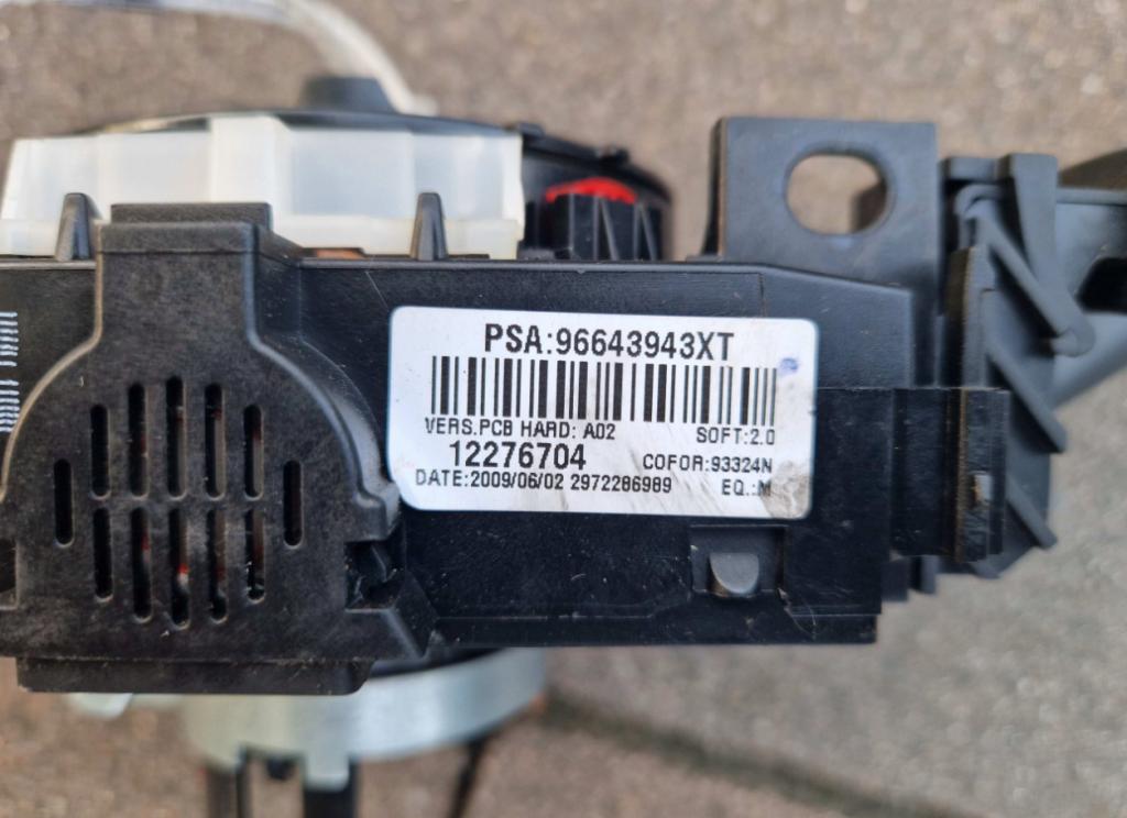 Peugeot 308 I 2007-2013 hatchback 2009 Prepínacie páčky pod volantom 96643943XT