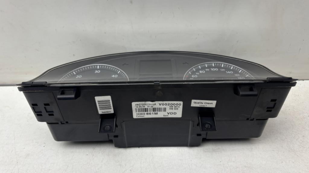 Volkswagen Golf V 2003-2009 hatchback 2006  Prístrojová doska 1K0920861M