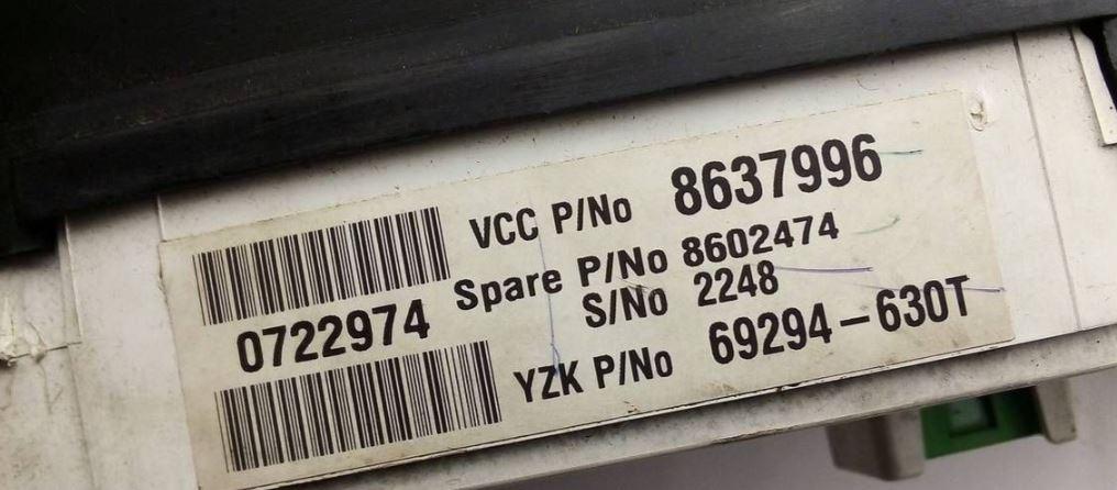 Volvo S60 I 2000-2010 sedan 2.0 T petrol MT 132 kW 2002  Prístrojová doska 8637996 8602474 9459821
