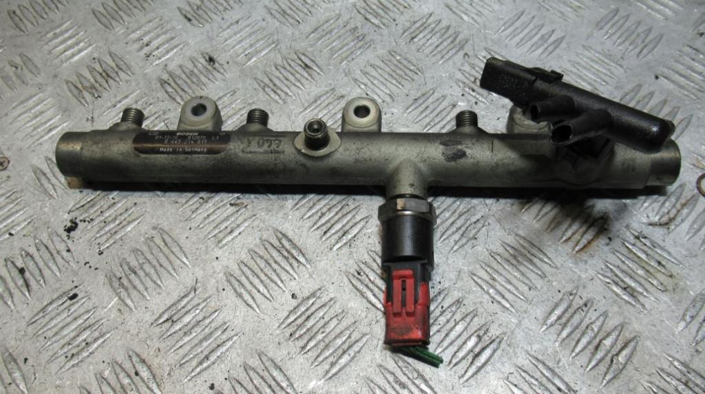 Peugeot 307 hatchback 2.0 HDI diesel MT 79 kW 2003  Vstrekovacia lišta 0281002283