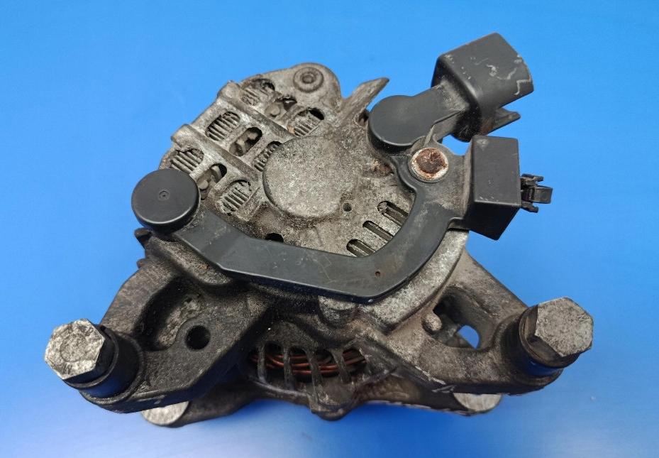 Peugeot 206 1.6 16v petrol MT 80 kW 2004  Alternátor 9638275880