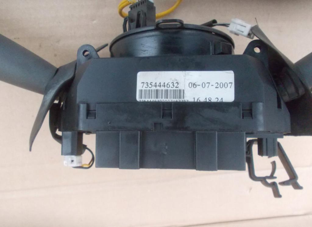 Fiat Panda II 2003-2012 hatchback 2007 Prepínacie páčky pod volantom 735444632