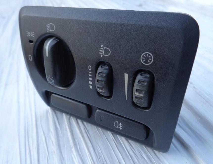 Volvo V70 II 1999-2007 combi Prepínač svetiel 9441047