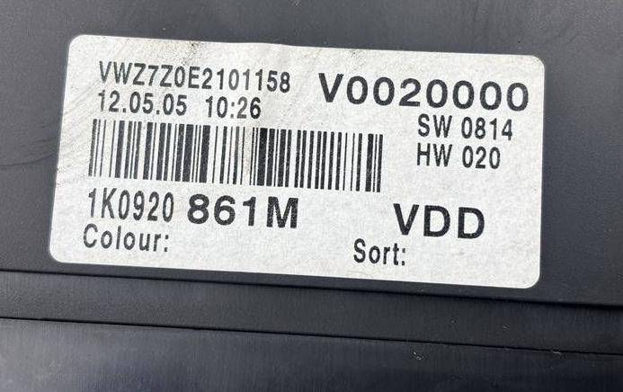 Volkswagen Golf V 2003-2009 hatchback 2006  Prístrojová doska 1K0920861M