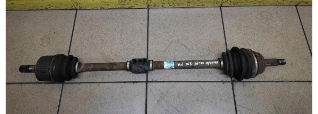 Hyundai Coupe coupe 2.0 16v petrol 101 kW 1999  Poloos predná pravá