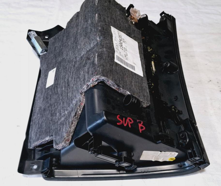 Skoda Superb II 2008-2015 combi 2.0 TDI diesel MT 125 kW 2014  Priehradka (kastlík) 3T1864819