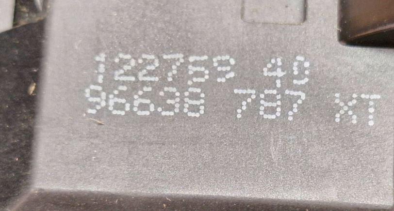 Peugeot 308 I 2007-2013 hatchback 1.6 HDI diesel MT 80 kW 2010  Prepínacie páčky pod volantom 96638787XT 12275940 122759