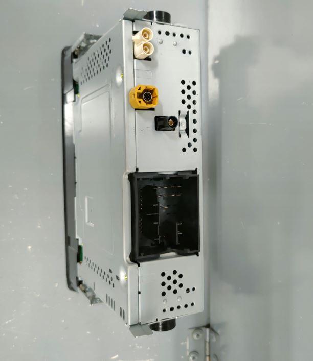 Skoda Fabia III 2014- hatchback 1.0 MPI petrol MT 44 kW 2017  Rádio 6V0035869H