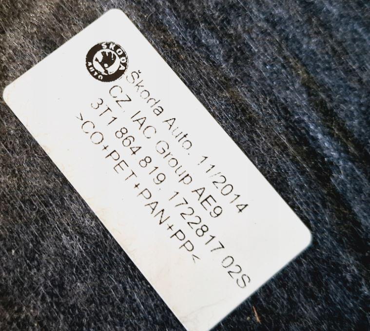 Skoda Superb II 2008-2015 combi 2.0 TDI diesel MT 125 kW 2014  Priehradka (kastlík) 3T1864819