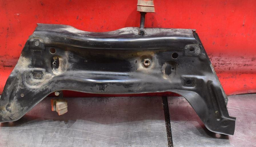 Skoda Roomster hatchback 1.4 16v petrol MT 63 kW 2014  Držiak motora