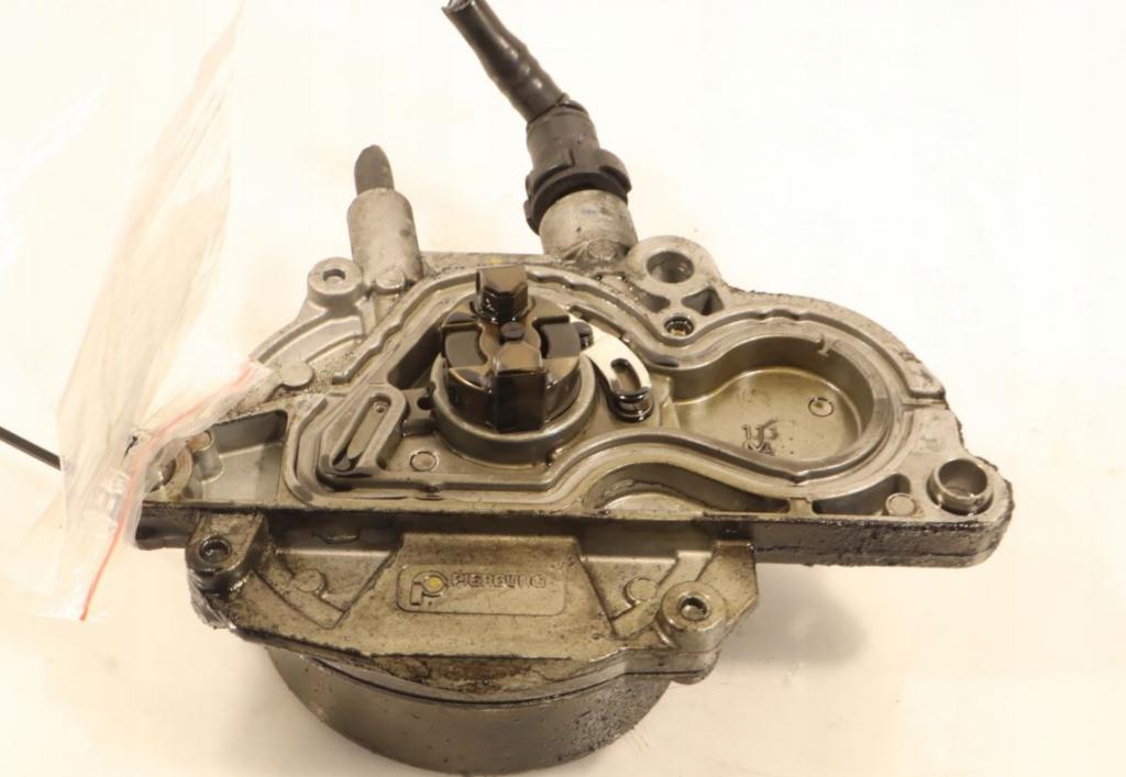 Opel Astra III 2004-2014 hatchback 1.7 CDTI diesel 74 kW 2007  Vákuová pumpa 898115-439