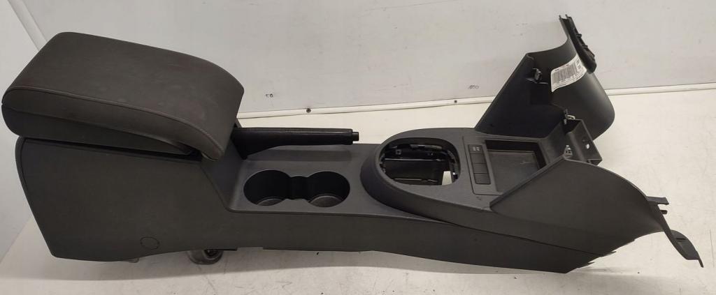 Volkswagen Touran I 2003-2015 hatchback 1.9 TDI diesel AT 77 kW 2006  Lakťová opierka 794-168-55-19