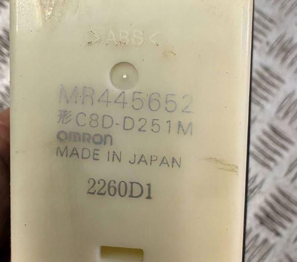 Mitsubishi ASX 2010-2016 hatchback 1.0 petrol MT 52 kW 2013  Prepínač ovládania okna predný ľavý MR445652