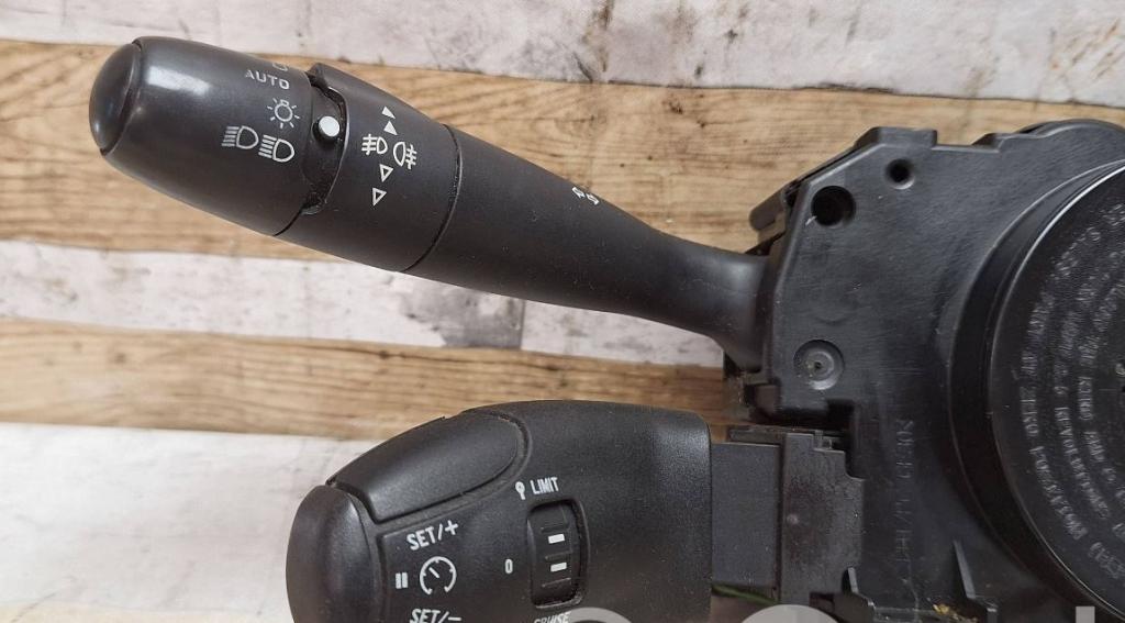 Peugeot 308 I 2007-2013 hatchback 1.6 HDI diesel MT 80 kW 2010  Prepínacie páčky pod volantom 96638787XT 12275940 122759