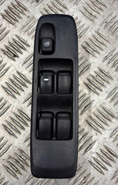 Mitsubishi ASX 2010-2016 hatchback 1.0 petrol MT 52 kW 2013  Prepínač ovládania okna predný ľavý MR445652