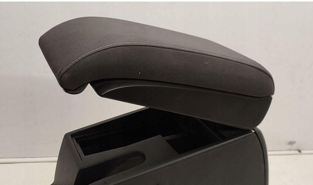 Volkswagen Touran I 2003-2015 hatchback 1.9 TDI diesel AT 77 kW 2006  Lakťová opierka 794-168-55-19