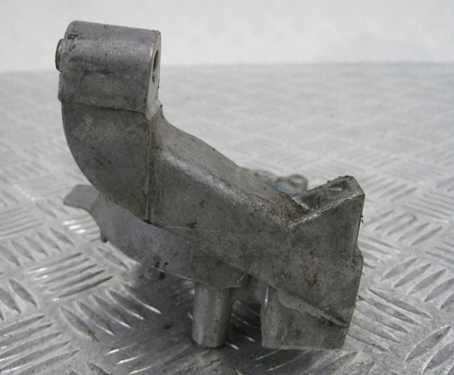 Ford Focus Mk3 2010-2018 sedan 1.6 TDCI diesel MT 70 kW 2011  Držiak motora 9684778280