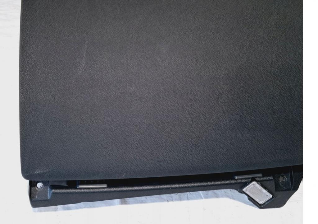 Skoda Superb II 2008-2015 combi 2.0 TDI diesel MT 125 kW 2014  Priehradka (kastlík) 3T1864819