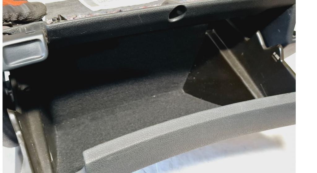 Skoda Superb II 2008-2015 combi 2.0 TDI diesel MT 125 kW 2014  Priehradka (kastlík) 3T1864819