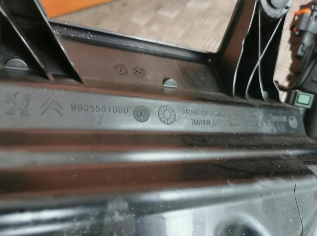 Peugeot 308 I 2007-2013 hatchback 1.6 HDI Obal vzduchového filtra 9806561080