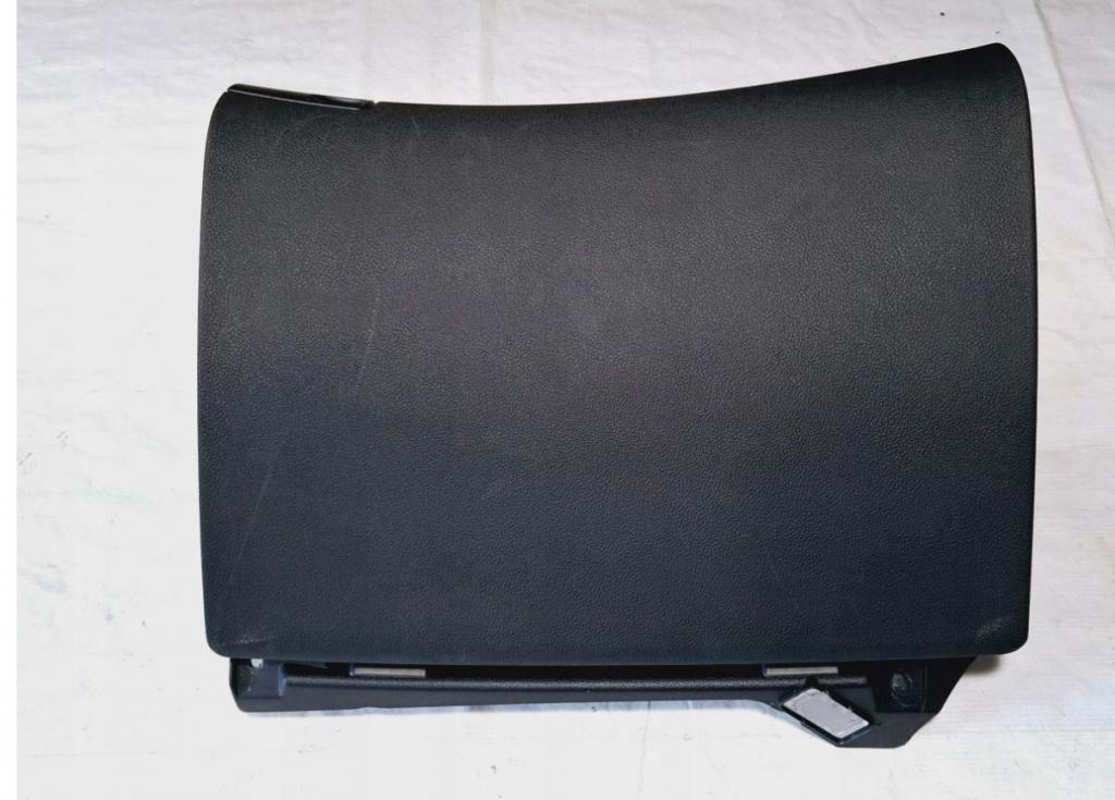 Skoda Superb II 2008-2015 combi 2.0 TDI diesel MT 125 kW 2014  Priehradka (kastlík) 3T1864819