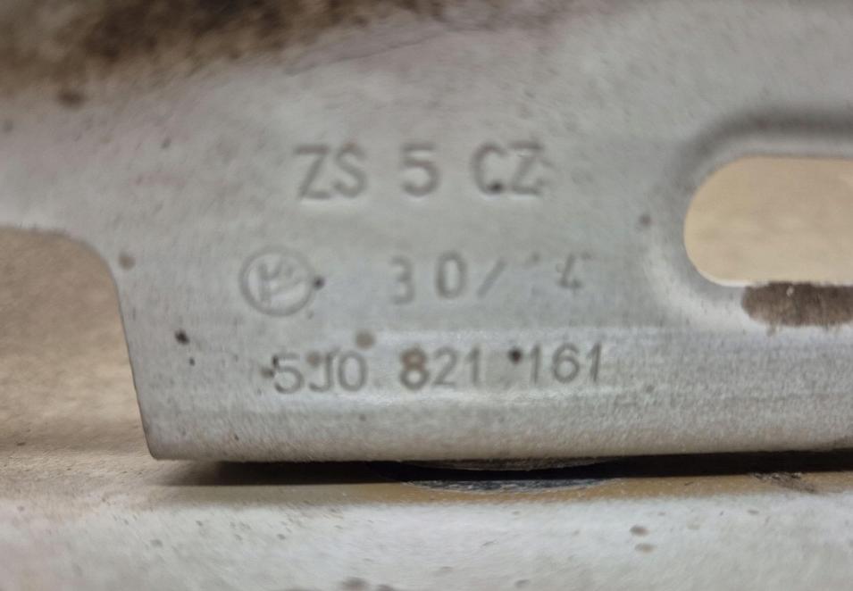 Skoda Fabia II 2007  2014 hatchback 1.2  12v petrol  Blatník predný ľavý 5J0821161 LF9E