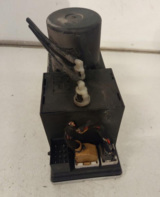 Audi A3 8L 1996-2003 Pumpa centrálneho zámku 8D0862257