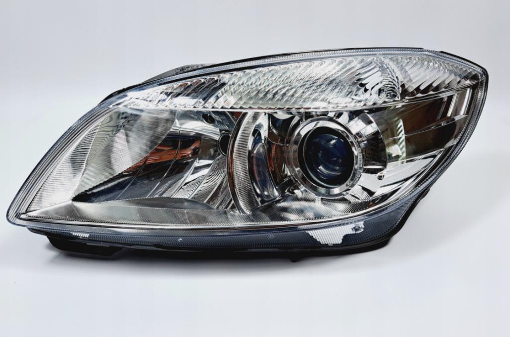 Skoda Fabia II 2007-2014 Svetlo predné ľavé 5J1941015D