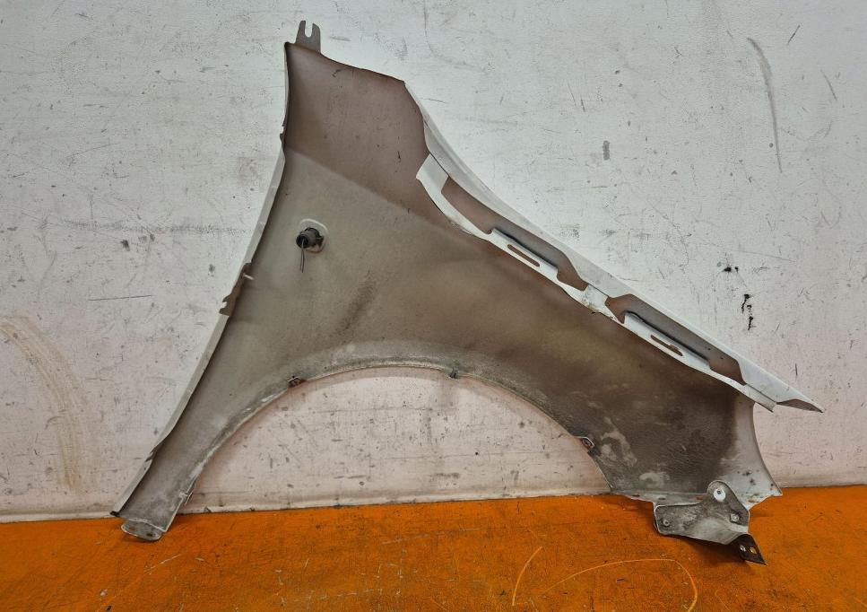 Skoda Fabia II 2007  2014 hatchback 1.2  12v petrol  Blatník predný ľavý 5J0821161 LF9E