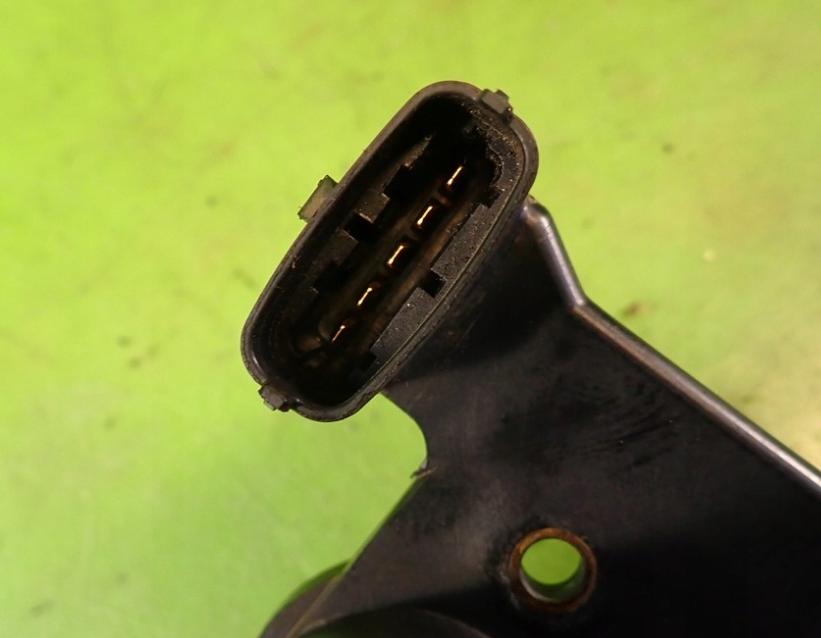 Kia Carens I 1999-2002 hatchback 1.4 16v petrol G4FA MT 66.2 kW 2011  Nastavovač (klapka) sacieho potrubia  28381-27450