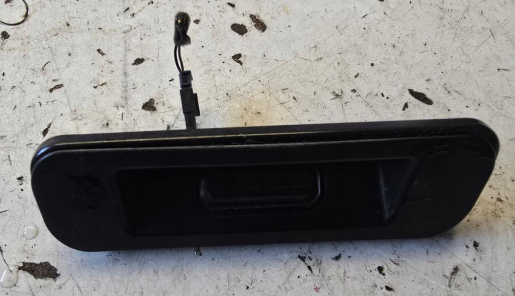 Opel Astra IV 2009-2015 hatchback 1.6 16v petrol MT 85 kW 2011  Kľučka zadnej kapoty vonkajšia 13271375