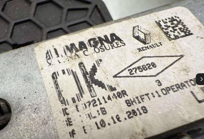 Dacia Sandero II 2012-2020 hatchback 1.0 SCE 12v petrol MT 54 kW 2018  Mechanizmus sťahovania okna predný ľavý 807211440R