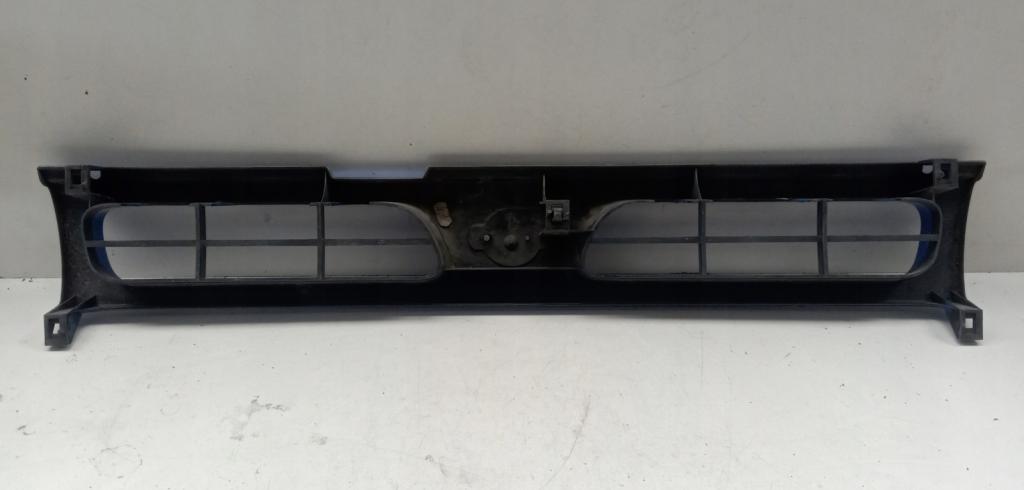 Nissan Terrano II 1992-2006 hatchback 2.4 petrol MT 85 kW 1997  Mriežka predná (maska chladiča) 62310 0F000