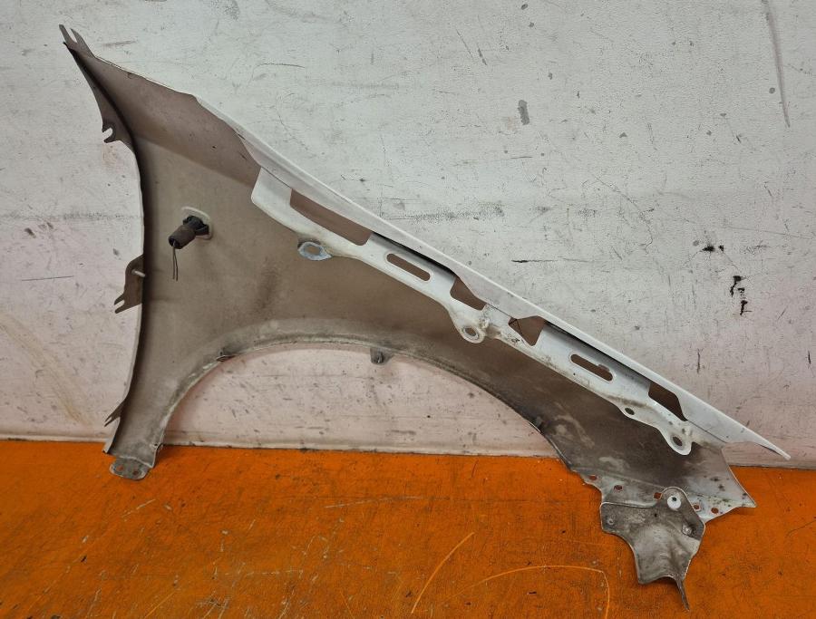 Skoda Fabia II 2007  2014 hatchback 1.2  12v petrol  Blatník predný ľavý 5J0821161 LF9E