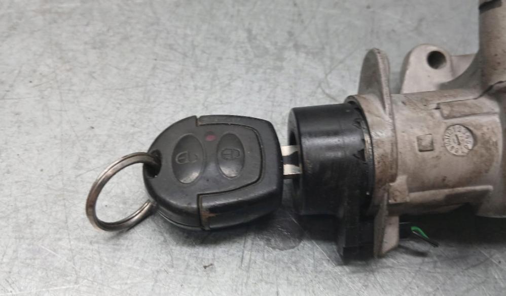 Audi A4 B5 1994-2001 sedan 1.9 TDI diesel MT 81 kW 1998  Spínacia skrinka 4D0905851A