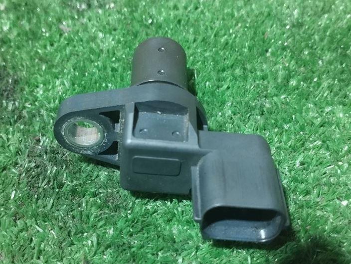 Suzuki Swift Mk6 2005-2010 hatchback 1.3 petrol MT 68 kW 2007  Snímač polohy vačkového hriadeľa J5T30773