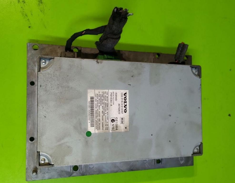 Volvo V50 combi 2.4 D diesel AT 133 kW 2014  Zosilňovač 30752610 31215526