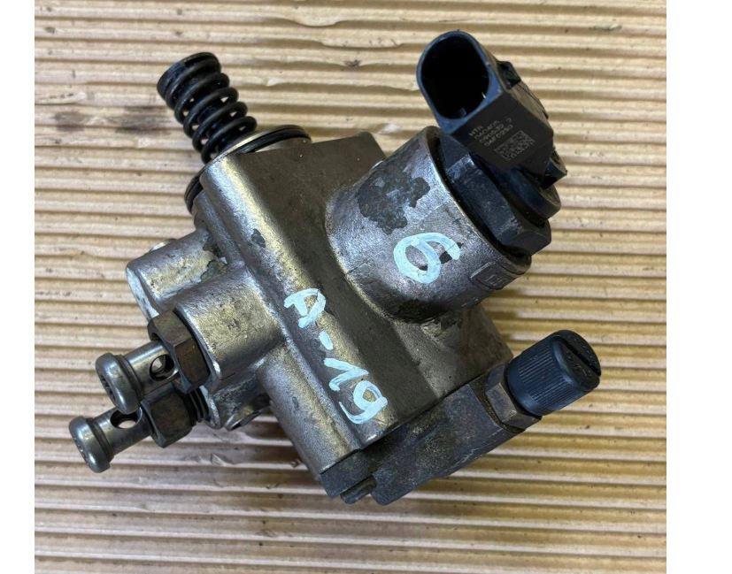 Seat Leon II 2005-2012 hatchback 2.0 TFSI petrol MT 136 kW 2005  Palivové čerpadlo 06F025D