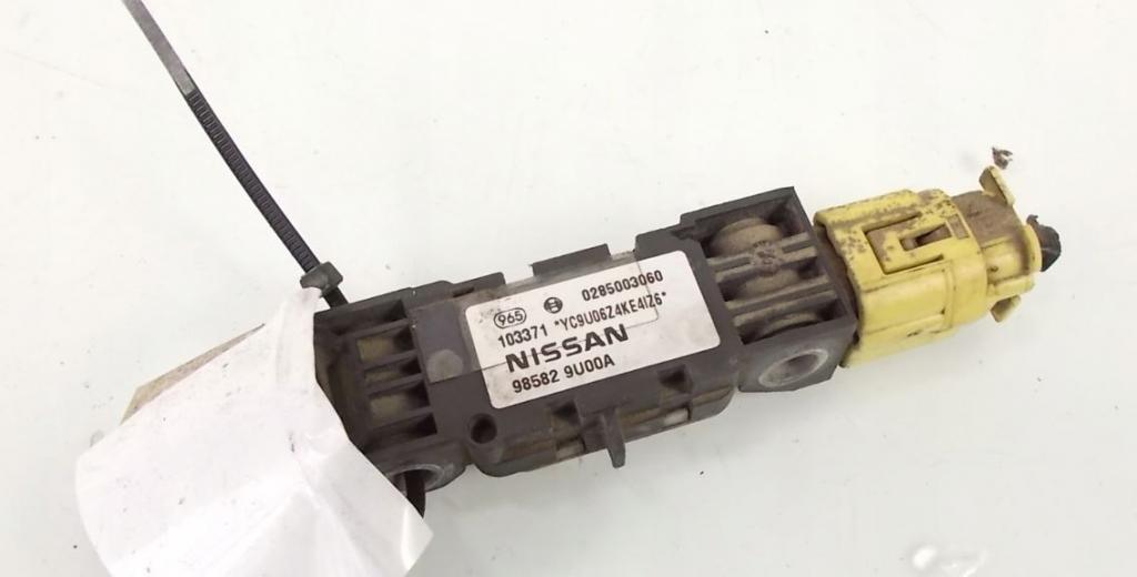 Nissan Micra K12 2003-2010 hatchback 1.0 16v petrol MT 48 kW 2003  Snímač nárazu 0285003060