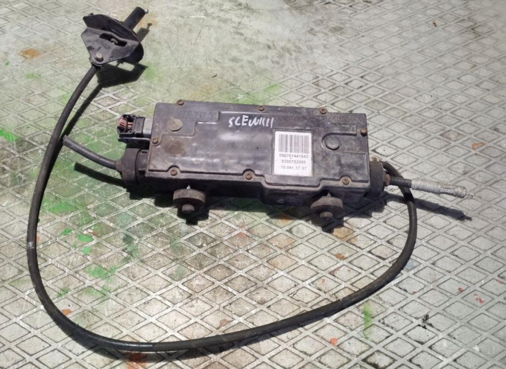 Renault Scenic II 2003-2009 hatchback 1.6 16v petrol MT 83 kW 2005  Ručná brzda elektrická 8200702095