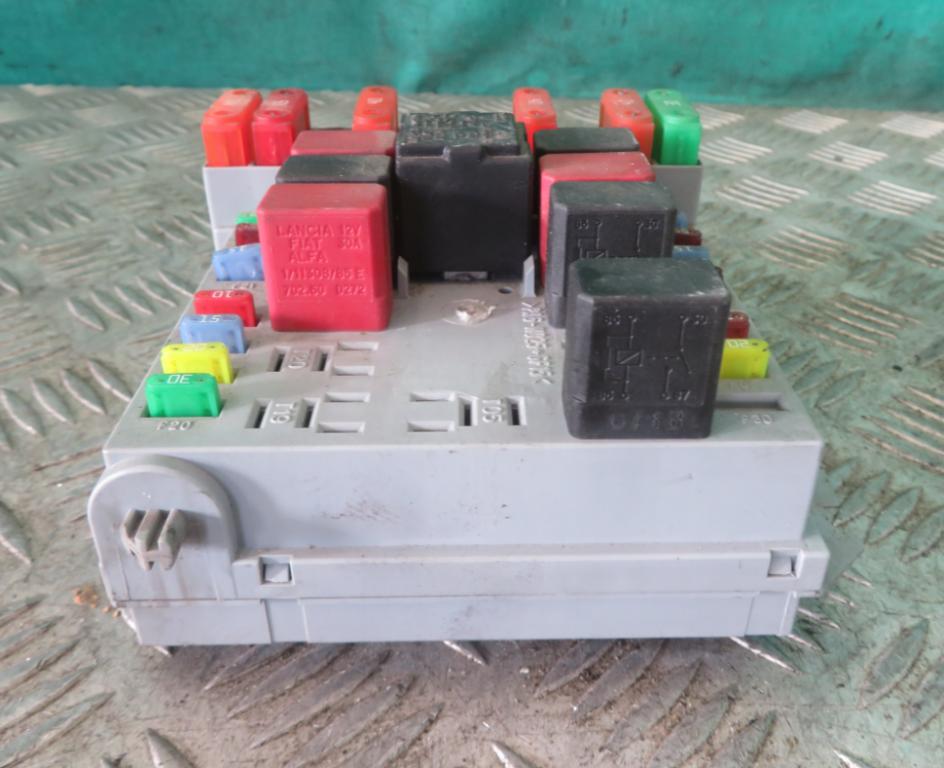 Peugeot Boxer II 2006-2018 2.2 HDI diesel 74 kW 0  Poistková skrinka 1349944080