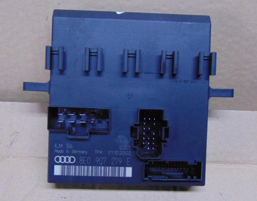 Audi A4 B6 2000-2004 sedan 2.0 20v petrol AT 96 kW 2003  Riadiaca jednotka svetiel  8E0907279E