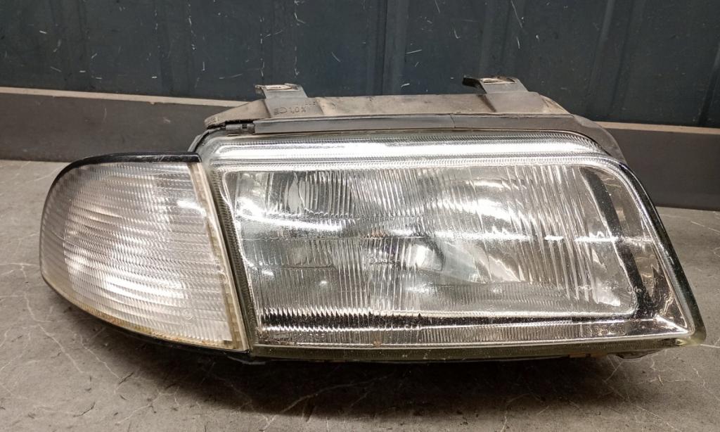 Audi A4 B5 1994-2001 Svetlo predné pravé 8D0941004E