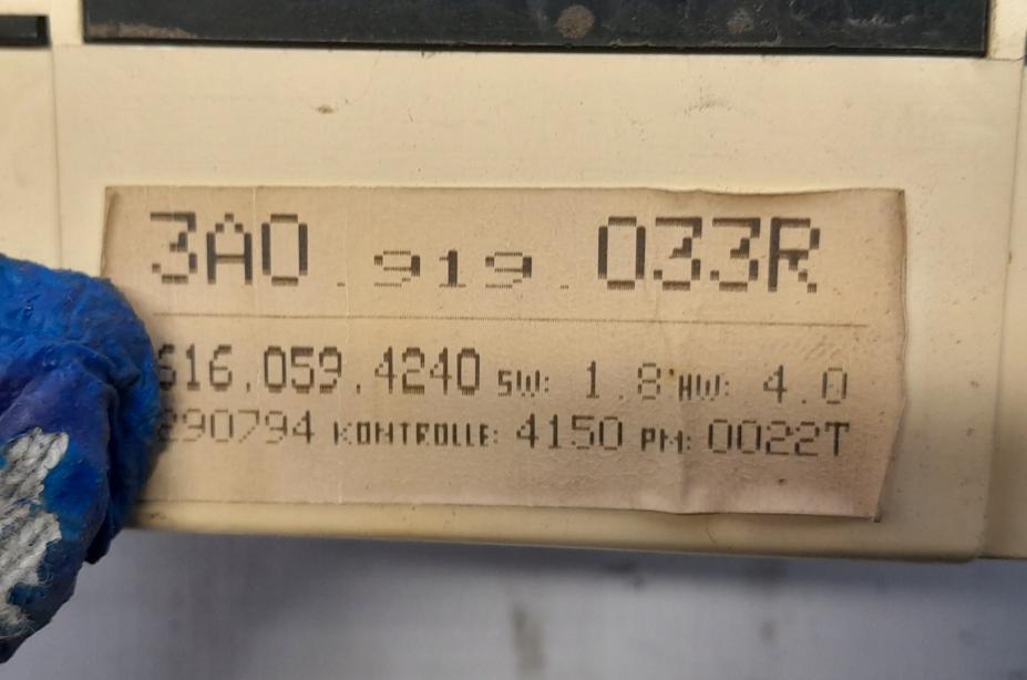 Volkswagen Passat B4 1993-1997 sedan 1.9 TDI diesel MT 81 kW   Prístrojová doska 3A0919033R