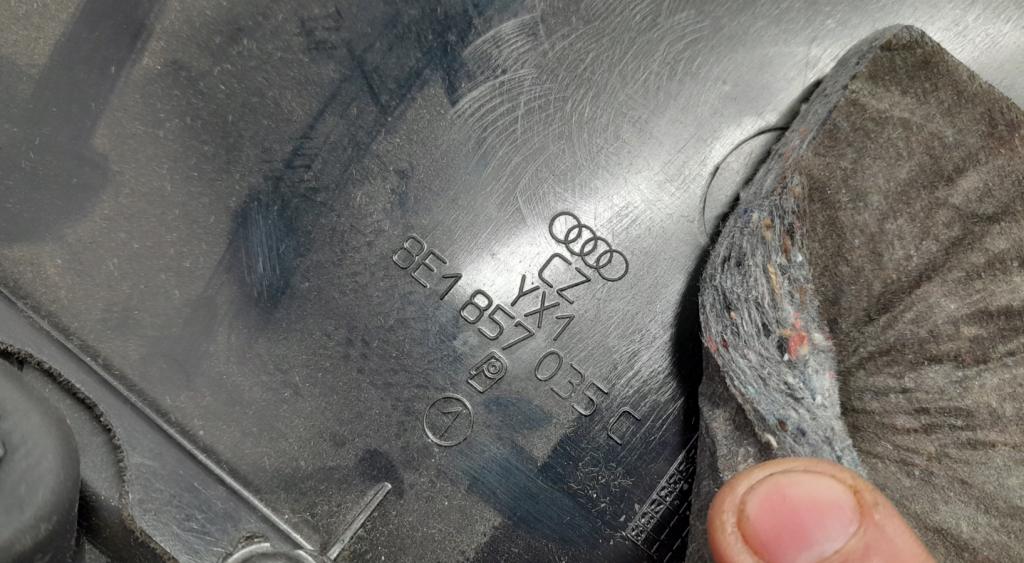 Audi A4 B7 2004-2008 Priehradka (kastlík) 8E1857035C