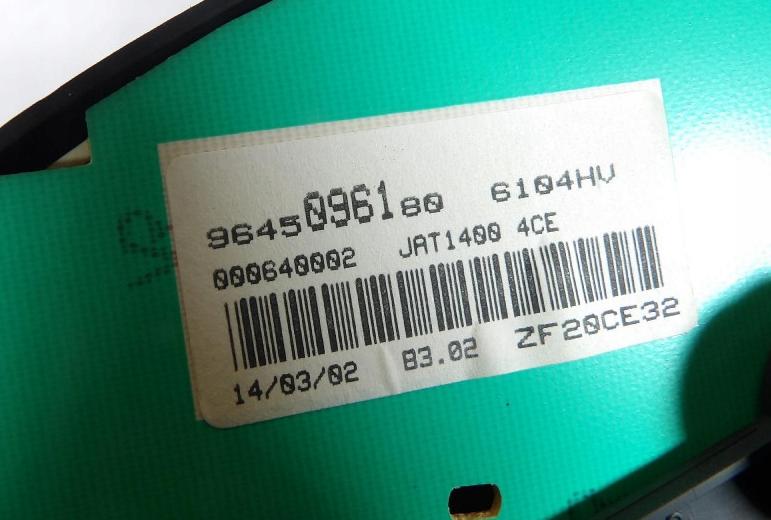 Peugeot 206 hatchback 1.1 petrol MT 44 kW 2002  Prístrojová doska 9645096180