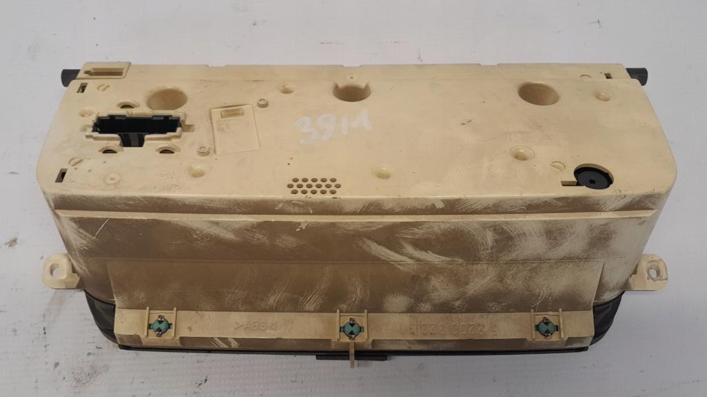 Volkswagen Passat B4 1993-1997 sedan 1.9 TDI diesel MT 81 kW   Prístrojová doska 3A0919033R