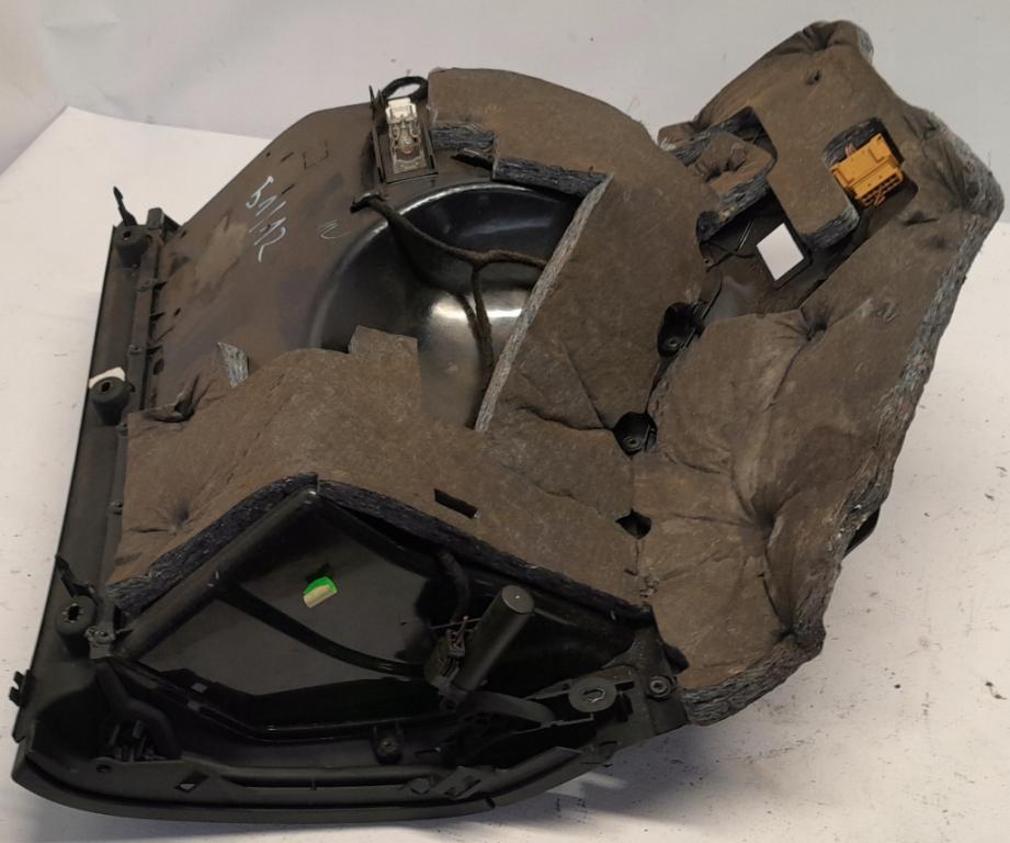 Audi A4 B7 2004-2008 Priehradka (kastlík) 8E1857035C