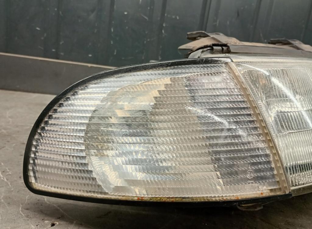 Audi A4 B5 1994-2001 Svetlo predné pravé 8D0941004E