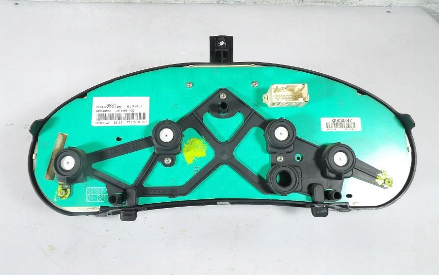 Peugeot 206 hatchback 1.1 petrol MT 44 kW 2002  Prístrojová doska 9645096180